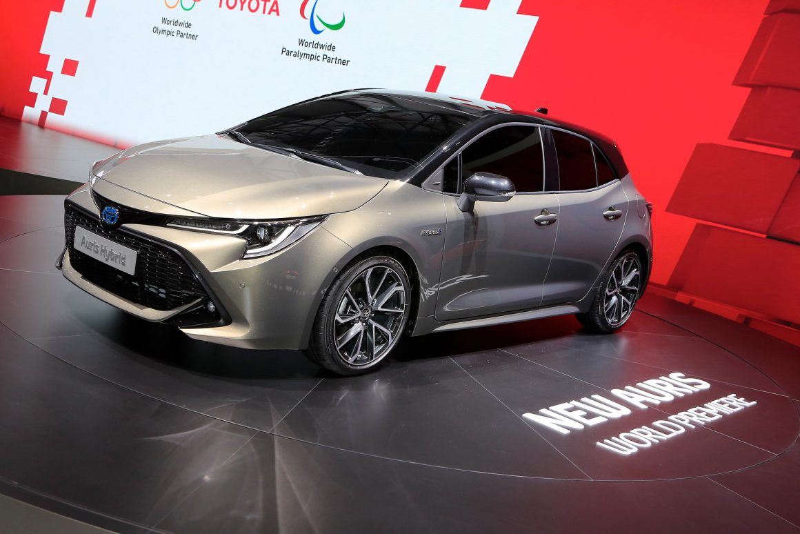 Novo Auris revela o visual que será adotado no Toyota Corolla