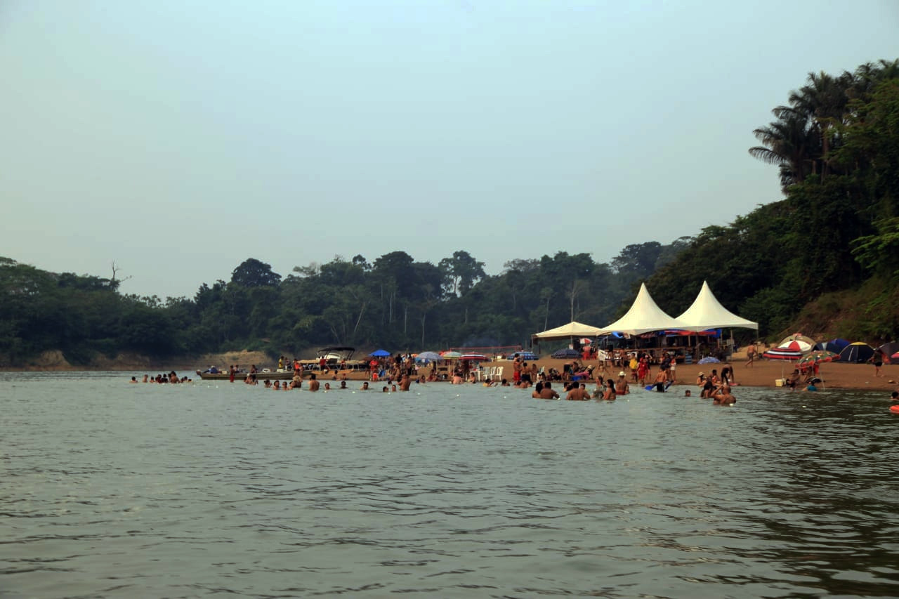 DIVERSÃO: Festival de praia da Vila Calderita vai até domingo (10)