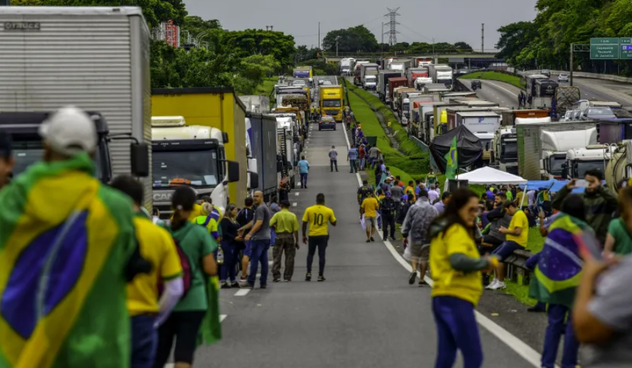 CRIMES: PF faz operação contra apoiadores de Bolsonaro por atos antidemocráticos