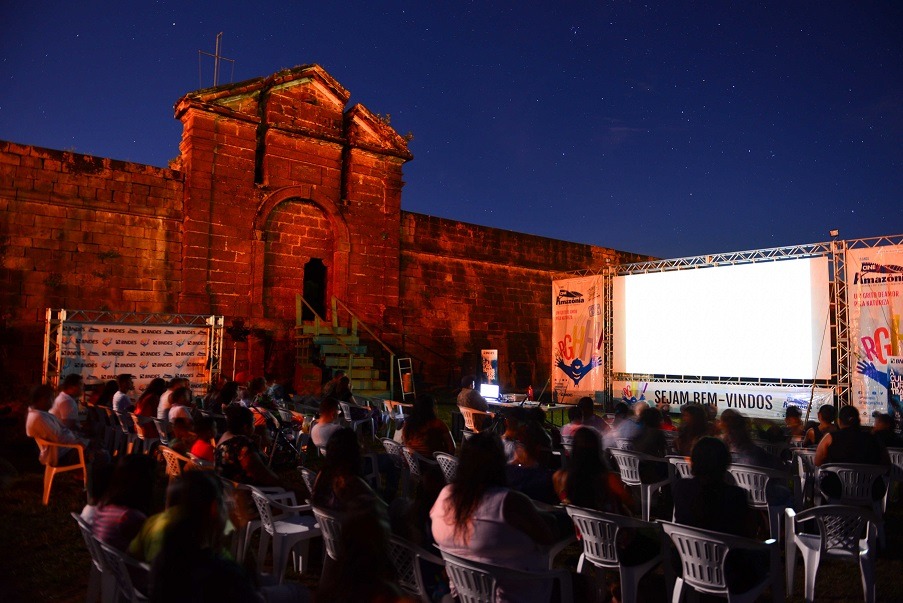 CINEAMAZÔNIA: Cinema e arte  levados aos locais mais longínquos da região