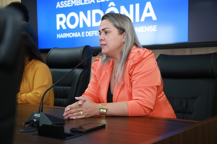 CLÁUDIA DE JESUS: Deputada enfatiza avanços na Saúde e Educação em Rondônia