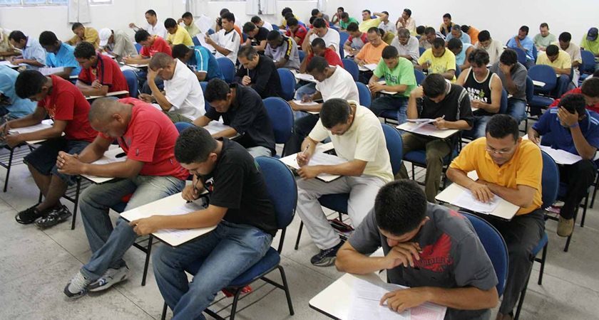 Dez órgãos abrem inscrições de concursos para 1,5 mil vagas