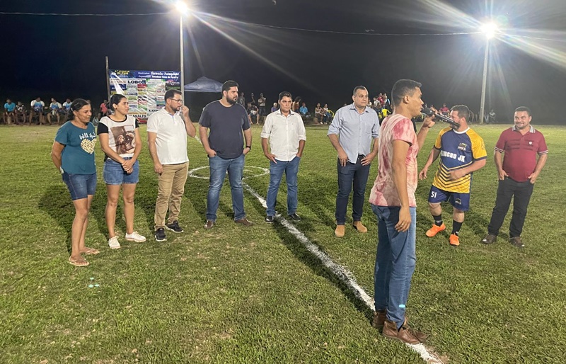 DEPUTADO: Jean Oliveira participa da abertura da 1ª Copa Alpha de futebol society 