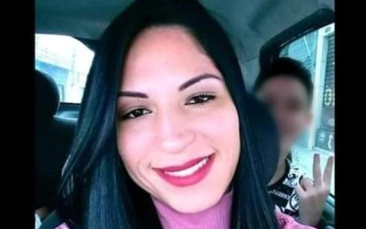 TragÉdia Mulher é Assassinada Com 12 Facadas Na Frente Dos Três Filhos