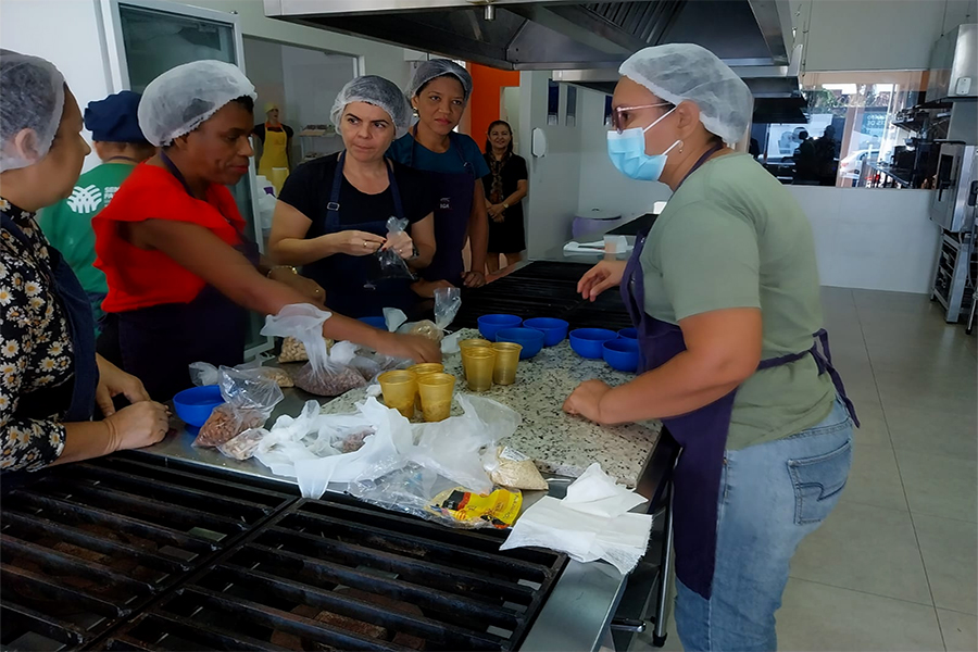 ASSISTÊNCIA: Mulheres empreendedoras são beneficiadas com curso de chocolate