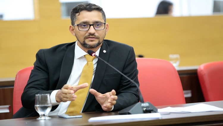 DEPUTADO: Anderson quer informação sobre prazo de envio da regulamentação da Polícia Penal