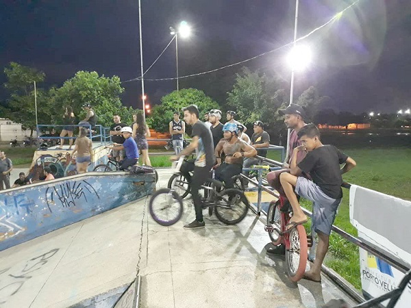 ESTILO LIVRE: Atletas e populares prestigiam campeonato de BMX realizado pelo DPPJ