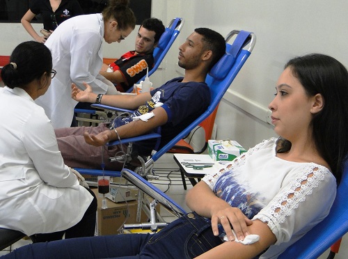 'VIDA POR VIDAS': Mais de 70 voluntários participam da campanha de doação de sangue