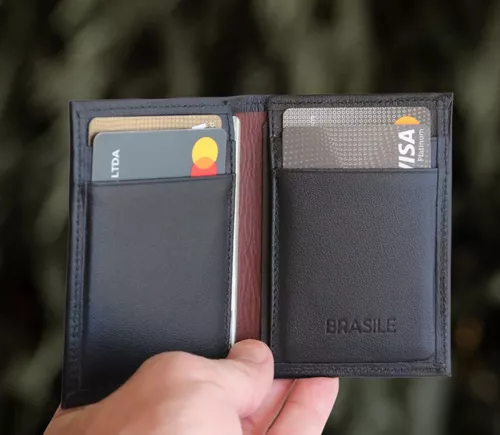 PODE AJUDAR?: Homem busca por carteira com documentos pessoais perdidos