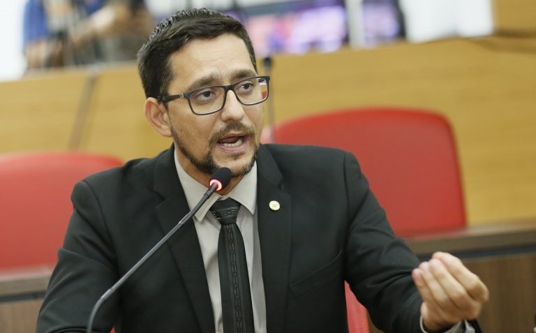 CRISTAL DA CALAMA: Deputado Anderson cobra Governo e CAERD por melhorias no abastecimento de água 