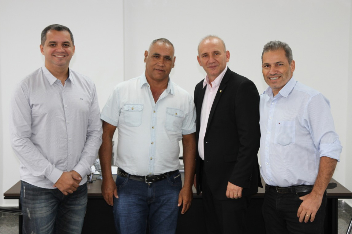 AÇÕES: Deputado Ezequiel Neiva garante R$ 200 mil para a APAE de Cerejeiras