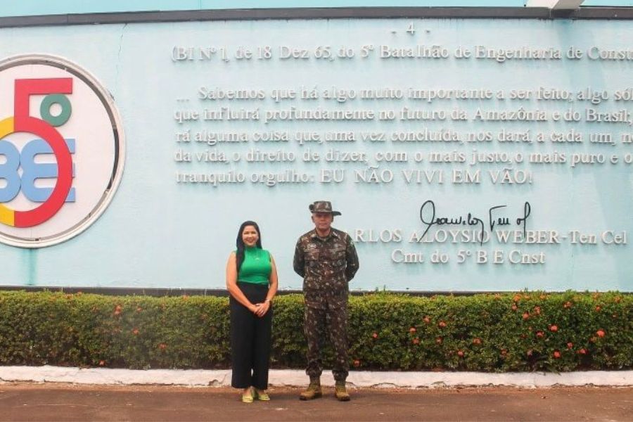 CRISTIANE LOPES: Deputada fortalece relações institucionais em visita ao 5º BEC