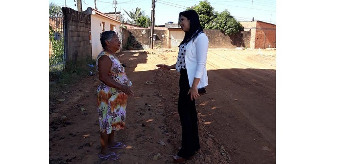 SERVIÇO: Cristiane Lopes fiscaliza início de terraplanagem das ruas do bairro Conceição