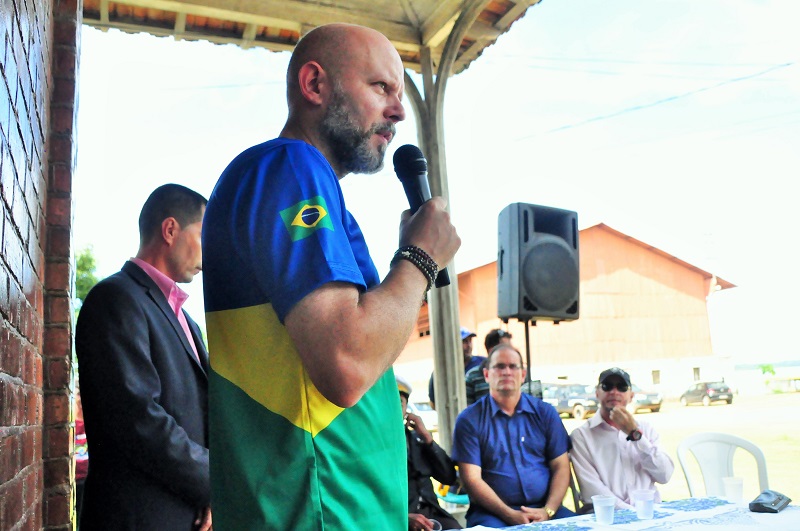 Aleks Palitot participa do Dia do Ferroviário