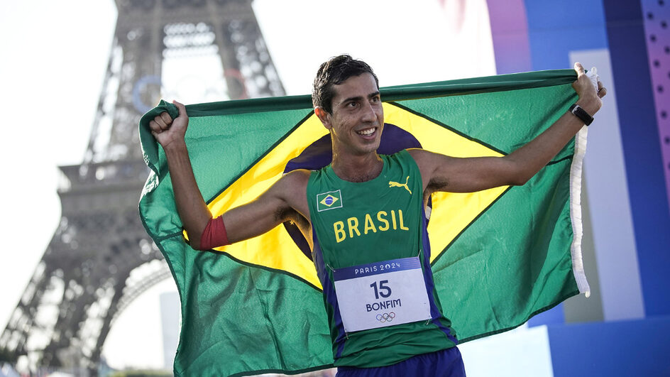OLIMPÍADAS PARIS 2024: Brasil conquista medalha de prata inédita com marcha atlética