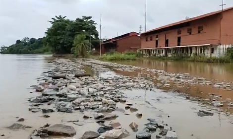 CHEIA: Nível do rio Madeira sobe para 17,29 metros e atinge a EFMM