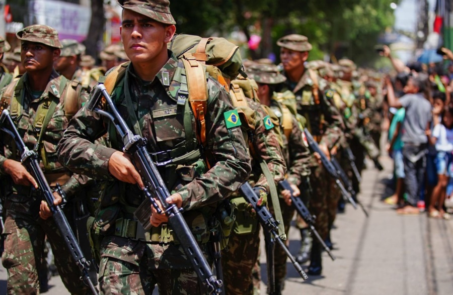 OPORTUNIDADE: Exército abre 1,5 mil vagas de nível médio até 22 de maio