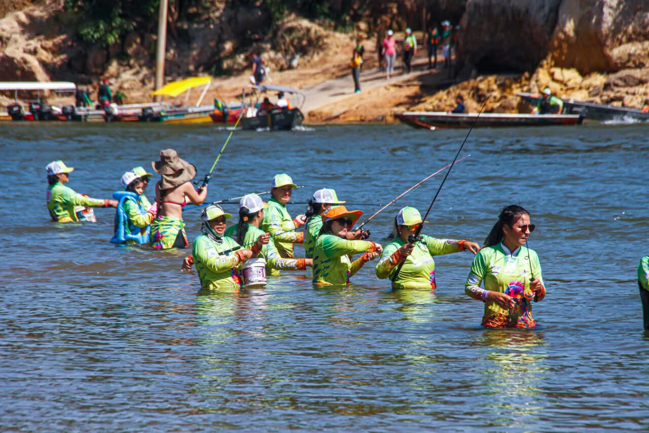 'ELAS PESCANDO': Projeto impulsiona participação feminina em campeonatos de pesca esportiva 