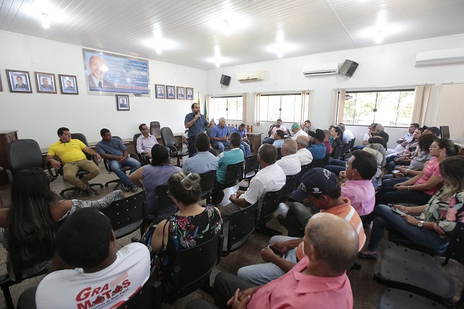 ENCONTRO: População cobra apoio de Laerte Gomes para recuperação das estradas
