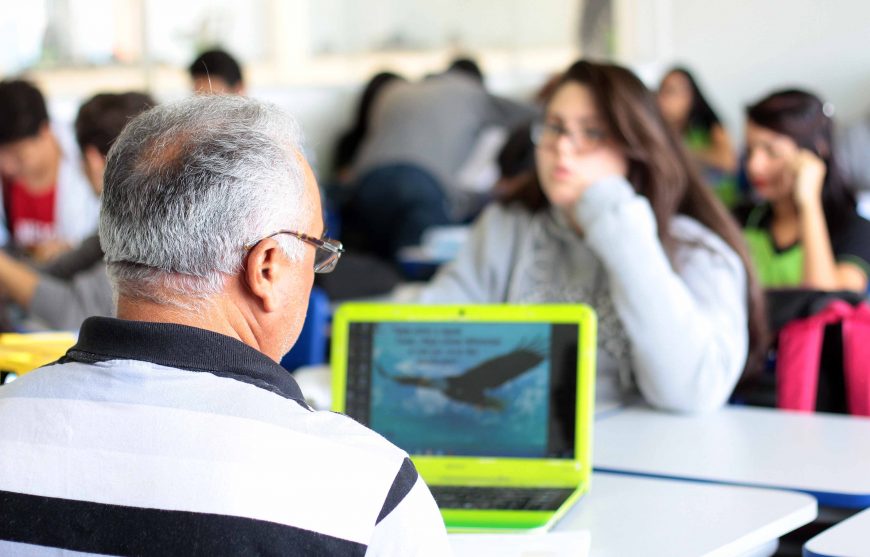 Governo  avança com cadastramento de servidores da Educação em sete regionais