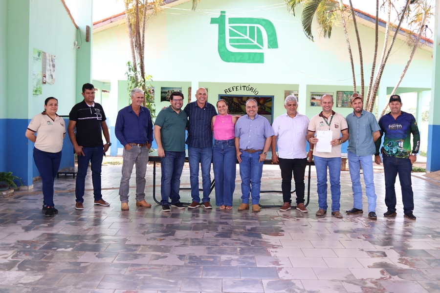 ISMAEL CRISPIN: Deputado garante investimento para a Escola Agrícola de São Francisco