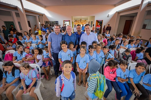 NOVO HORIZONTE: Escola Sarah Kubitschek reformada e ampliada é entregue em Migrantinopólis