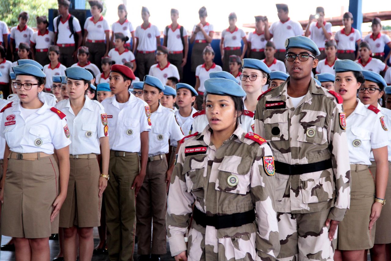 MUDANÇA: Governo Federal anuncia fim de escolas cívico-militares em todo  país 