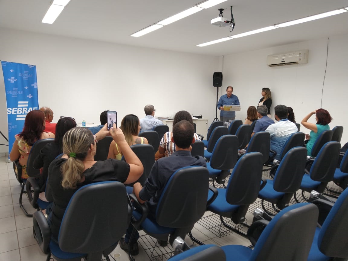 EDUCAÇÃO: Municípios da região central recebem homenagem do Sebrae