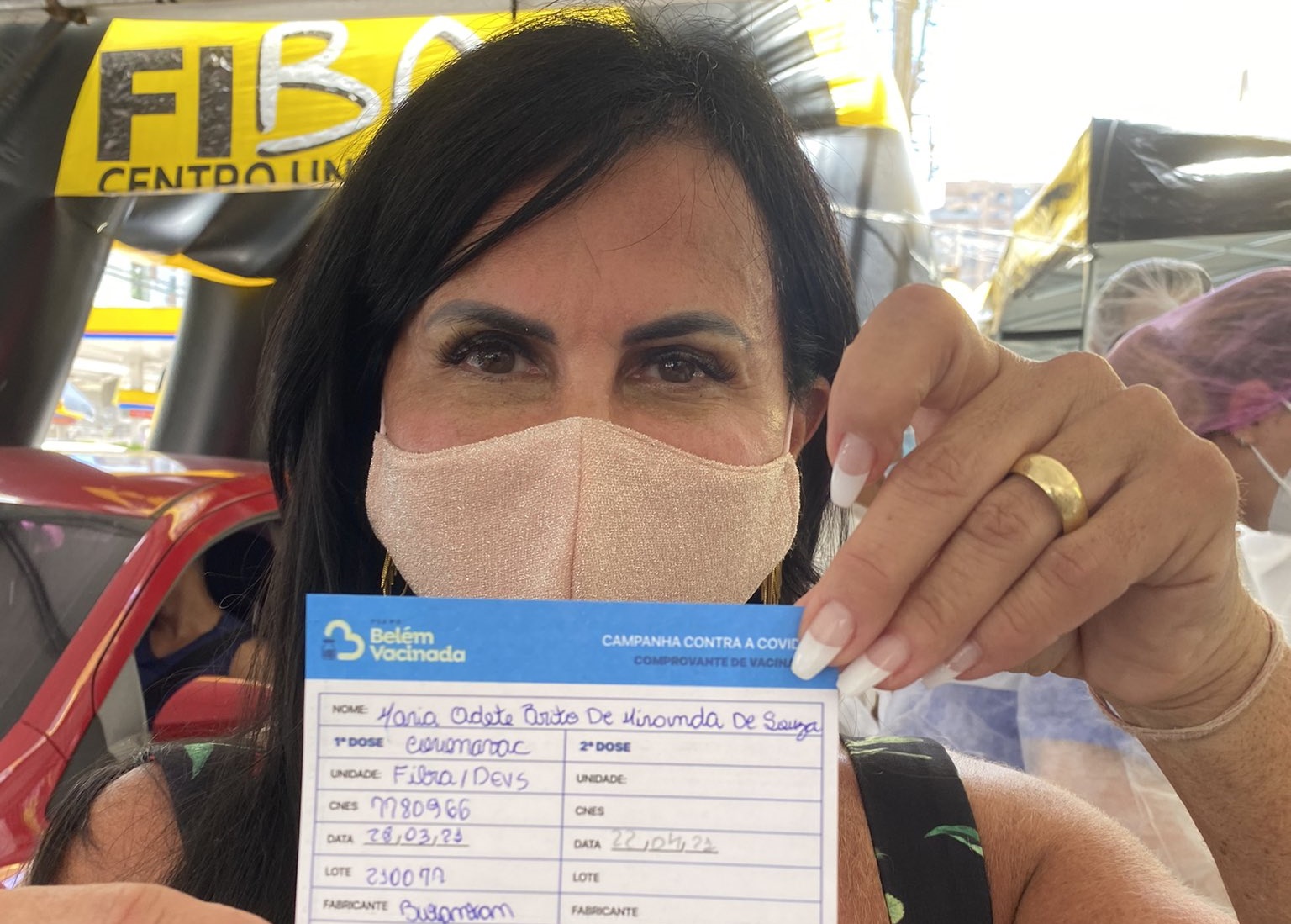 IMUNIZADA: Gretchen recebe primeira dose da vacina contra a covid-19: 'Obrigada SUS'