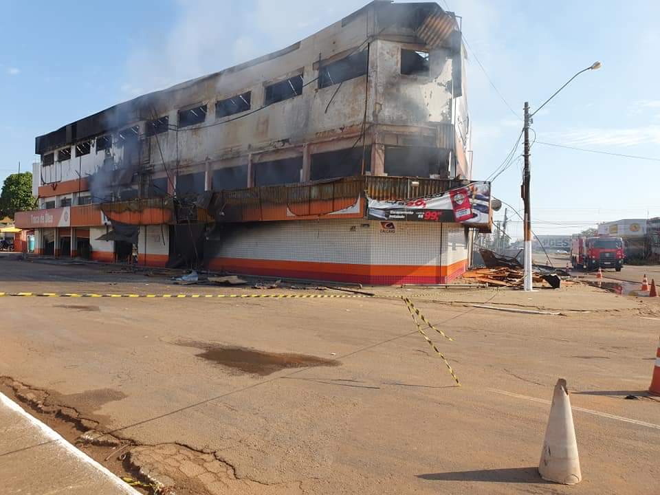 DESTRUIÇÃO: Veja como ficou loja Rondobras após sinistro no Centro