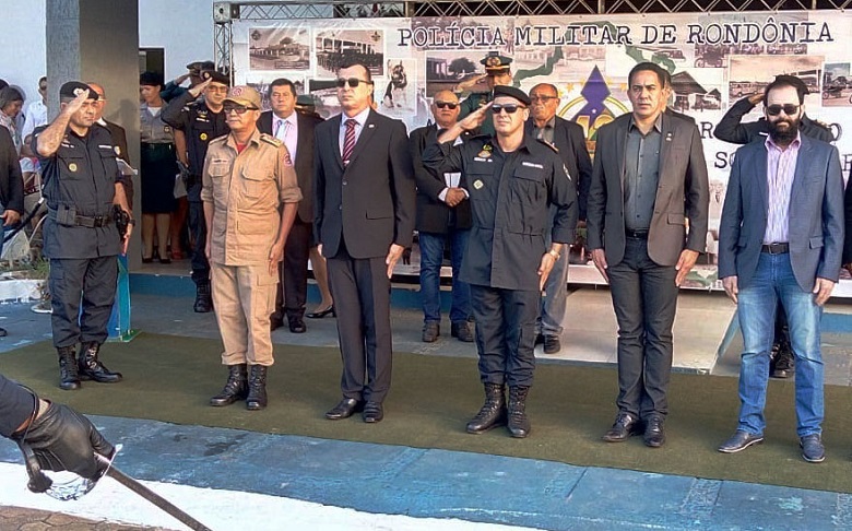 SOLENIDADE: Deputado Eyder Brasil participa de formatura alusiva ao Patrono Tiradentes