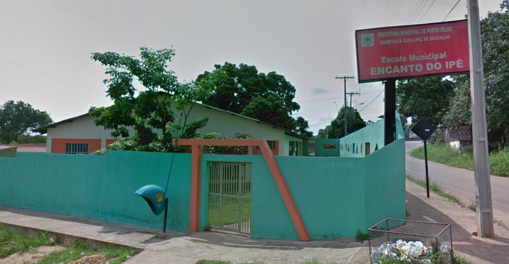 NA CAPITAL: Bandidos invadem escola, apontam armas na cabeça de vigilante e roubam revólver