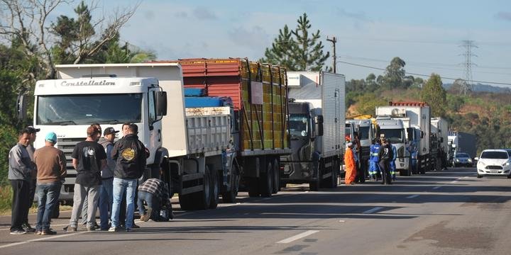 PARALISAÇÃO: Ministro diz que acordo com caminhoneiros deve ser fechado semana que vem