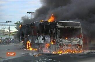 TRAGÉDIA: Avião cai sobre ônibus na zona oeste de SP