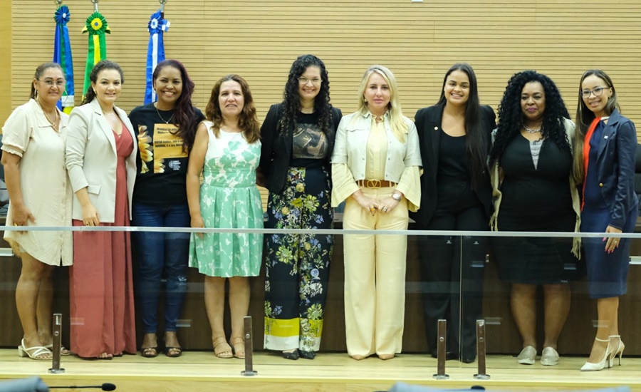 ASSEMBLEIA: Ieda Chaves coordena debate 'Violência Contra a Mulher no Ambiente Educacional'