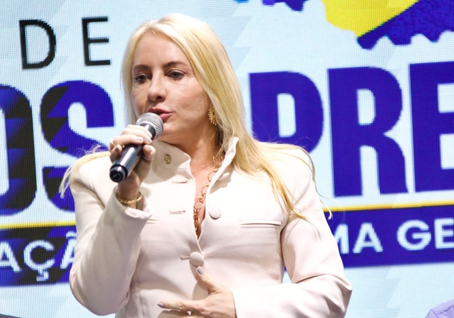 IEDA CHAVES: Deputada incentiva novos gestores municipais a cuidar das pessoas e dos animais