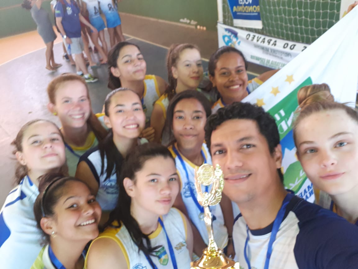 VOLEIBOL: Meninas da AVV conquistam medalha de ouro em Espigão do Oeste