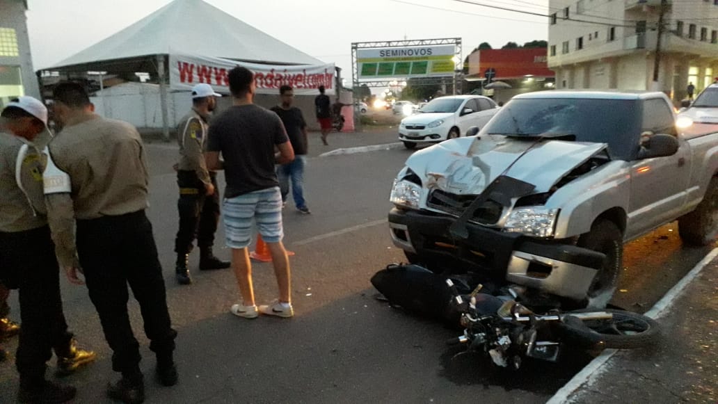 LAMENTÁVEL: Morre motociclista arrastado por caminhonete na Nações Unidas