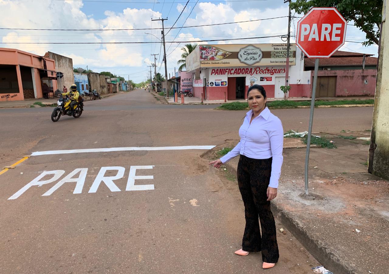 MAMORÉ X JÚLIA: Semtran atende solicitação de Cristiane Lopes e sinaliza cruzamento