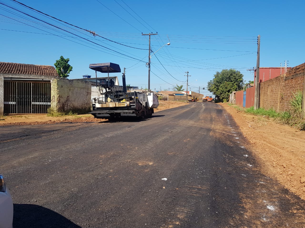 RUA PAVIMENTADA: Prefeitura atende Marcio Pacele e realiza trabalho de recuperação asfáltica