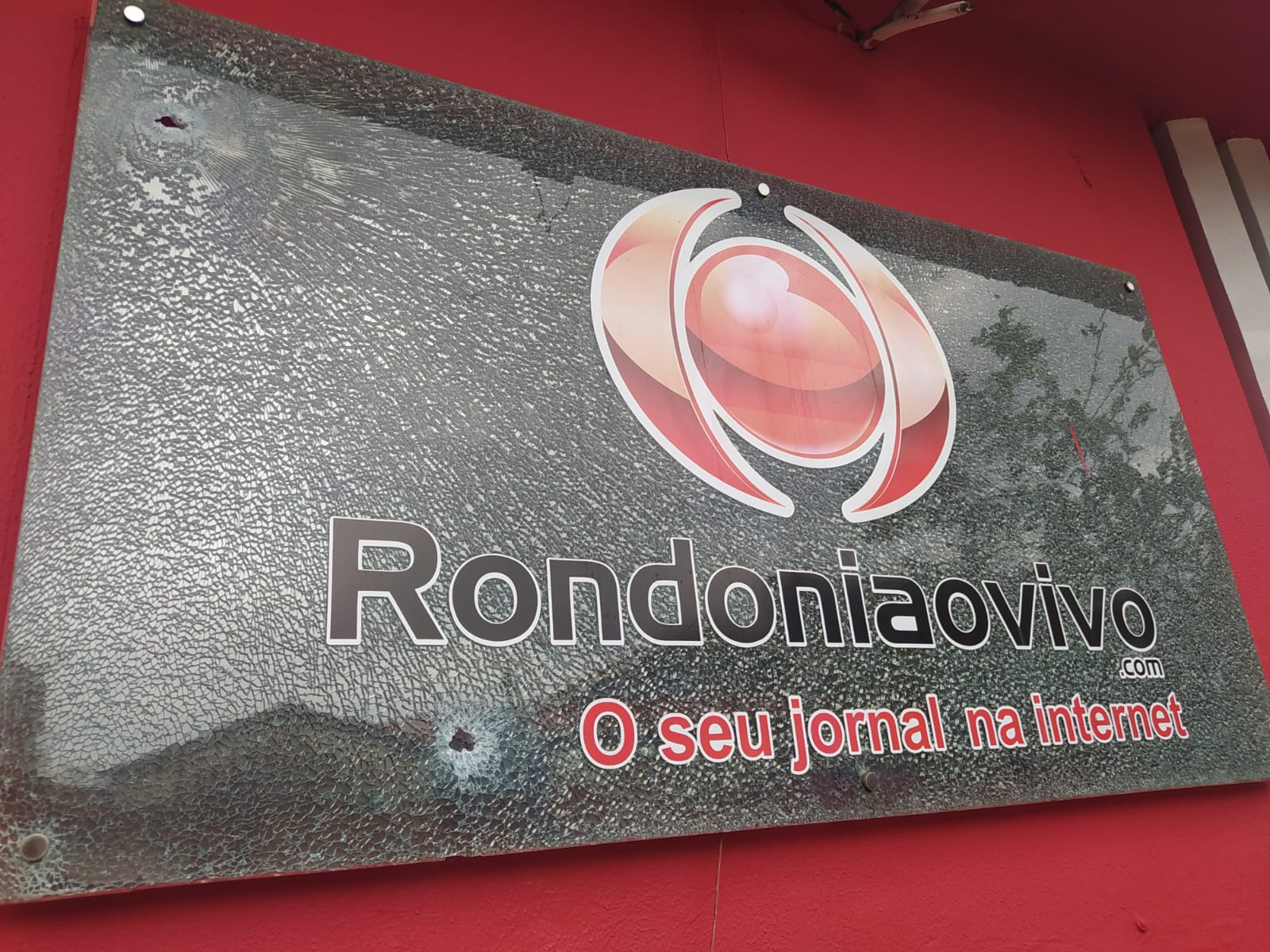 SOLIDARIEDADE: Acreaovivo emite nota de repúdio contra atentado ao Rondoniaovivo 