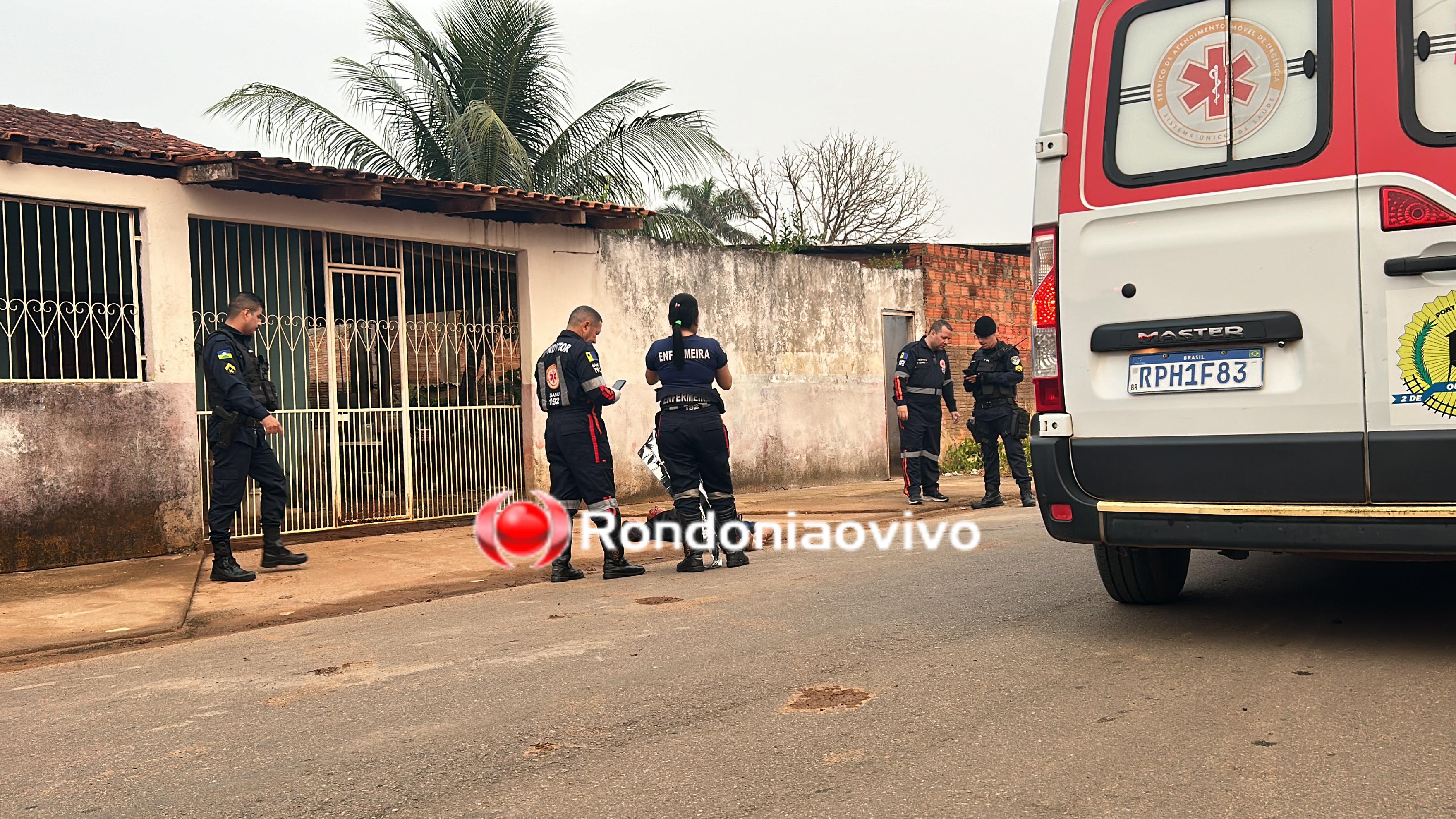 VÍDEO: Criminoso morre e comerciante fica baleado durante tentativa de roubo