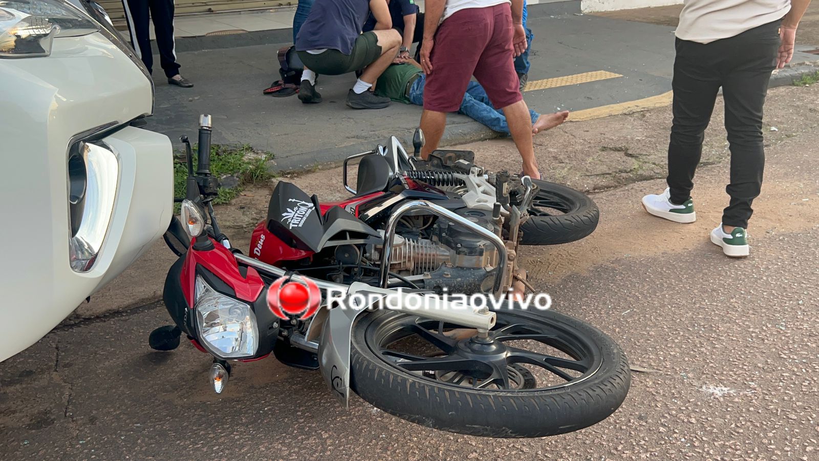 VÍDEO: Motociclista sofre grave corte no pescoço em acidente na Calama