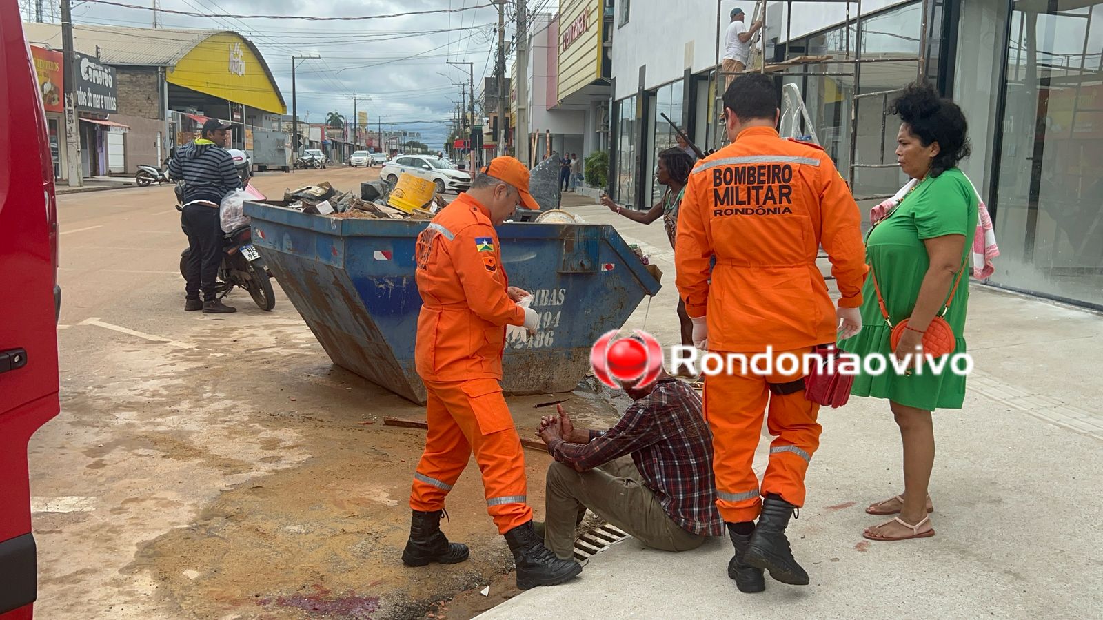 NO CENTRO: Flanelinha é atacado a pedrada na cabeça após briga por vaga de carro