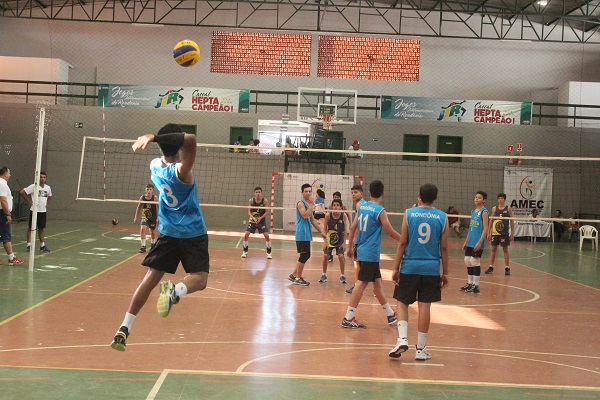 VOLEIBOL: Cinco municípios participam da Copa Amec no fim de semana