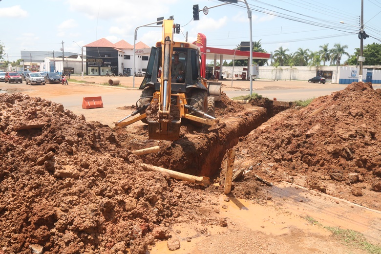 ELEIÇÕES 2020: Hildon Chaves explica que alagações estão sendo combatidas com obraS