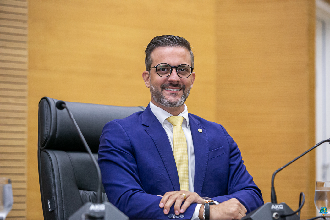 LUCAS TORRES: Deputado solicita espaço para aplicativos de transporte em hospitais e delegacia