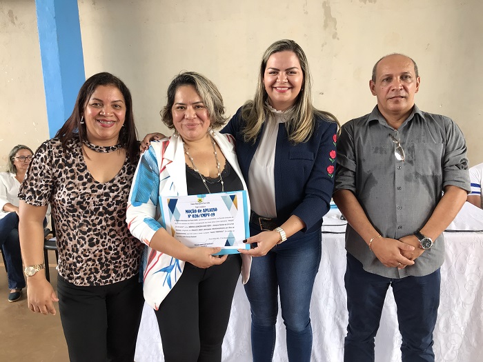 SALAS TEMÁTICAS: Vereadora Ada Dantas faz homenagem a professores e alunos do Colégio Mariana