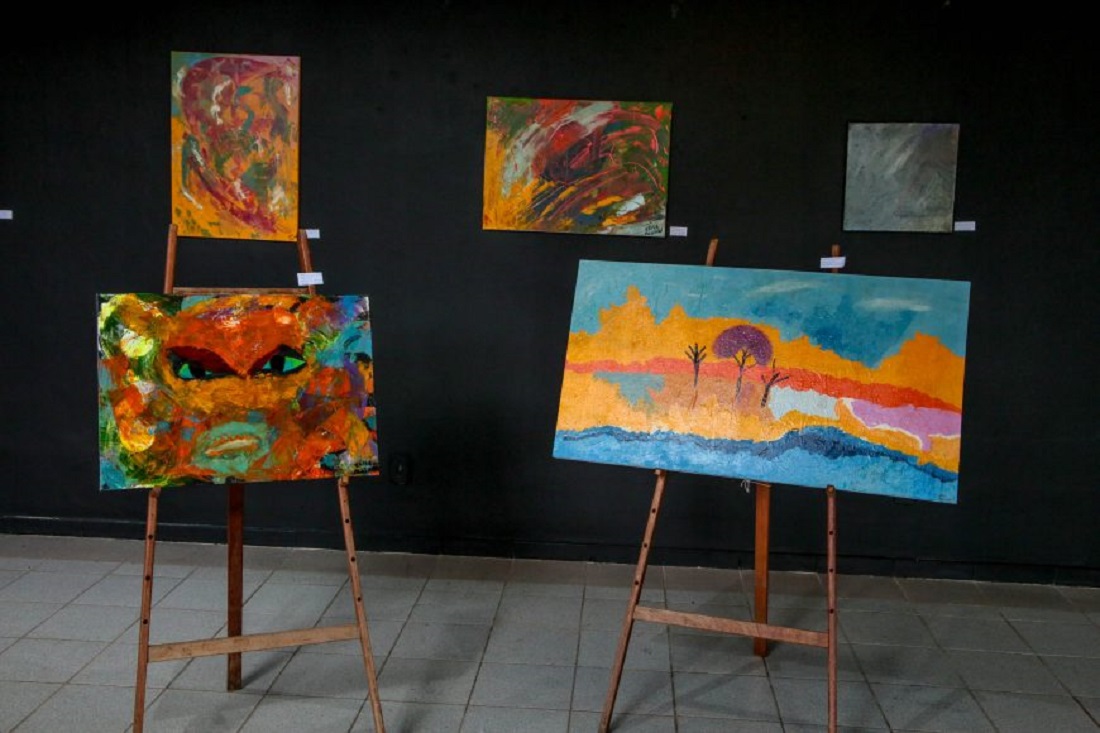 ARTES PLÁSTICAS: Casa da Cultura Ivan Marrocos recebe exposição “Equilíbrio da Luz e Sombra”, da artista Eryle Aguiar