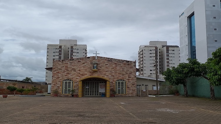 DO ROSÁRIO: Padre explica a construção de uma farmácia dentro de terreno pertencente à igreja